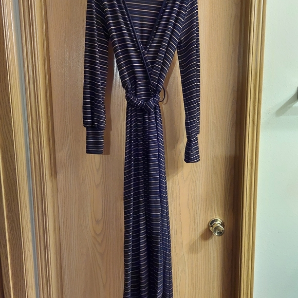 BRAND NEW, NEVER WORN Missy XL V neck maxi dress - Picture 1 of 2